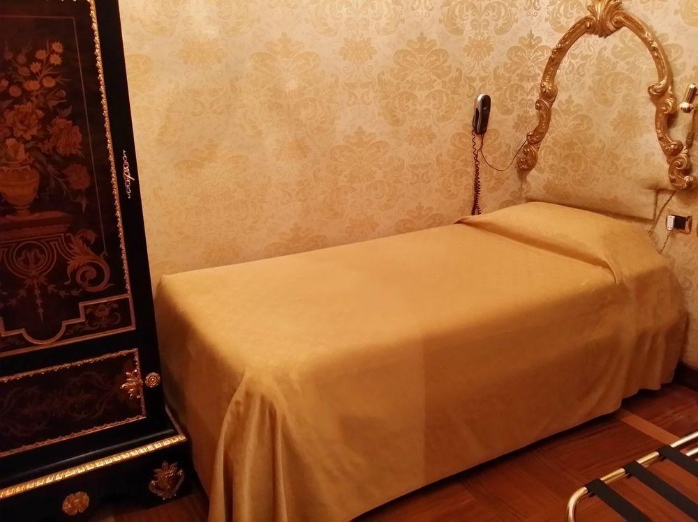 Hotel Des Epoques Рим Екстериор снимка