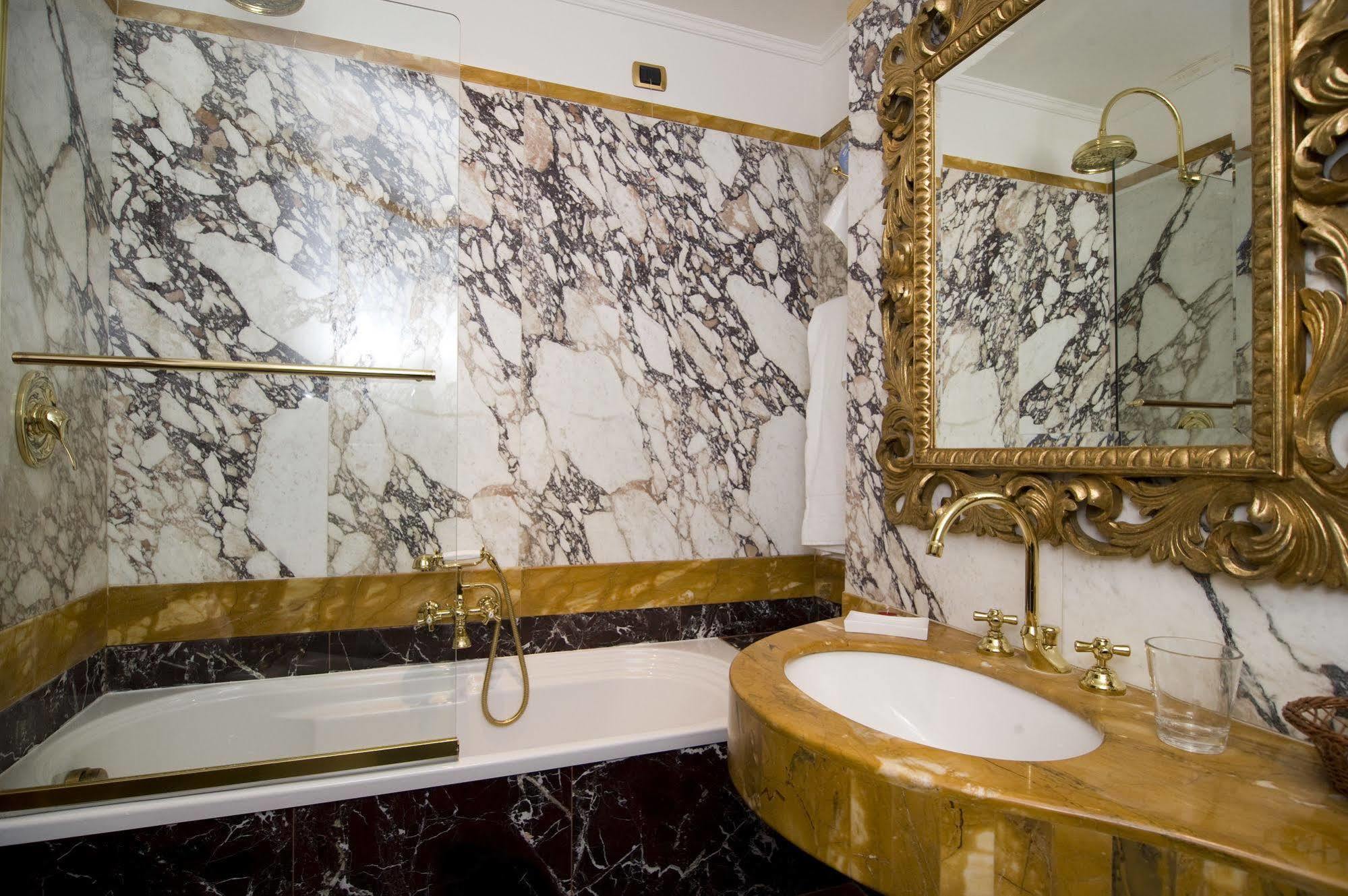 Hotel Des Epoques Рим Екстериор снимка
